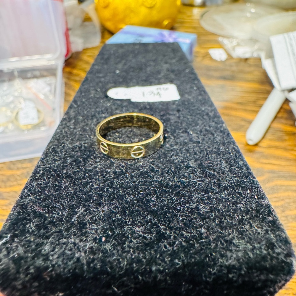 18k Saudi Gold Love Ring Solid size 6 for thin fingers